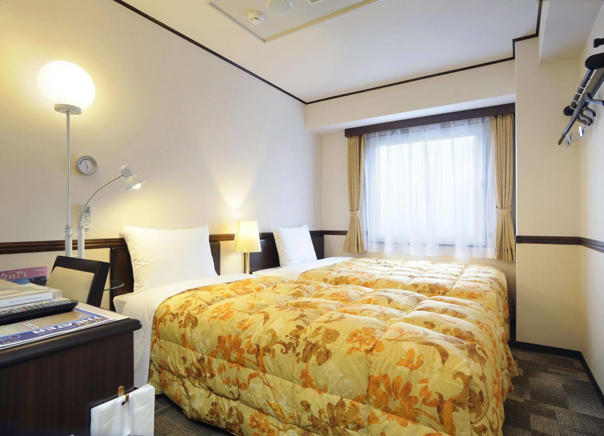 Toyoko Inn Misato Ekimae Zewnętrze zdjęcie